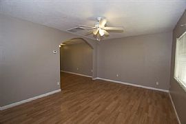 Nice 3 Bed / 2 Bath Home in Mesa! in Mesa, AZ (Photo 3 of 9)