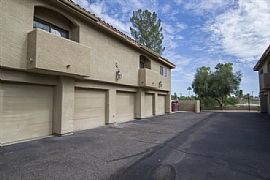 Amazing 2 Bed / 2 Bath Condo in Scottsdale! in Scottsdale, AZ (Photo 8 of 10)