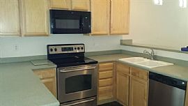 3br in Gated Community, N. Phx/deer Valley Rd. in Phoenix, AZ (Photo 2 of 10)