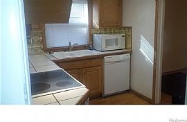 Best of The Best! Beautiful 3br, 1.5 Bath Home in Move in Condi in Detroit, MI (Photo 3 of 10)