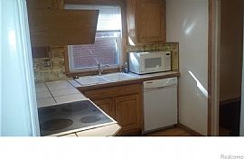 Best of The Best! Beautiful 3br, 1.5 Bath Home in Move in Condi in Detroit, MI (Photo 7 of 10)