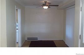 Best of The Best! Beautiful 3br, 1.5 Bath Home in Move in Condi in Detroit, MI (Photo 8 of 10)