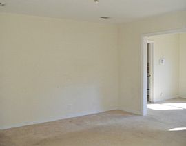  3 Bedroom 1.5 Bath That Includes a Large Bonus Room  in Mobile, AL (Photo 2 of 9)