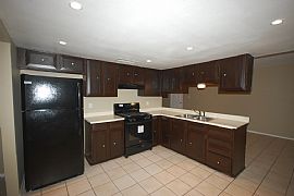 3 Beds 1 Bath 2,302 Sqf in Phoenix, AZ (Photo 6 of 12)