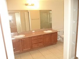 Nice Building For Rent in Orlando, FL (Photo 2 of 3)