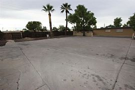 Beautiful 1 Bed 1 Bath Apt in Prime Location! in Mesa, AZ (Photo 3 of 10)