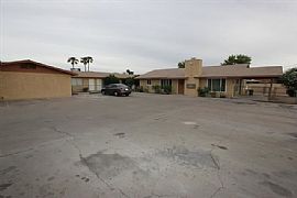 Beautiful 1 Bed 1 Bath Apt in Prime Location! in Mesa, AZ (Photo 4 of 10)