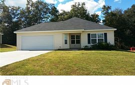Cute 3 Bedroom and 2 Bathroom Home in Statesboro, GA