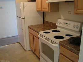 Newer Kitchen Counter Tops, Cabinets and Appliance in Miami, FL (Photo 2 of 10)