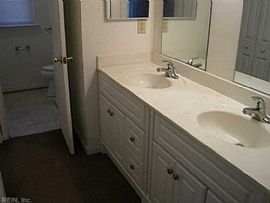 Newer Kitchen Counter Tops, Cabinets and Appliance in Miami, FL (Photo 4 of 10)