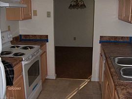 Newer Kitchen Counter Tops, Cabinets and Appliance in Miami, FL (Photo 5 of 10)