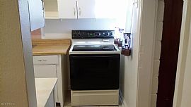 Beautiful 3specious Beds 1.5baths in Beautiful Quiet Neighborho in Jacksonville, FL (Photo 5 of 10)