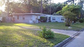 Beautiful 3specious Beds 1.5baths in Beautiful Quiet Neighborho in Jacksonville, FL (Photo 9 of 10)