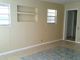 Wow! This 3 Bedroom 1 Bath Home Was Recently Remodeled with Bea in Jacksonville, FL (Photo 3 of 9)