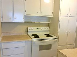Wow! This 3 Bedroom 1 Bath Home Was Recently Remodeled with Bea in Jacksonville, FL (Photo 4 of 9)