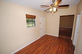 Come Check Out This Adorable 3 Bedroom 1 Bathroom in Jacksonville, FL (Photo 6 of 10)