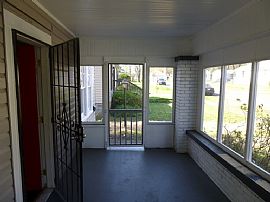 Well Cared For Three Bedroom Home with Easy Access to Shopping, in Birmingham, AL (Photo 6 of 11)