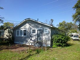 Well Cared For Three Bedroom Home with Easy Access to Shopping, in Birmingham, AL (Photo 7 of 11)