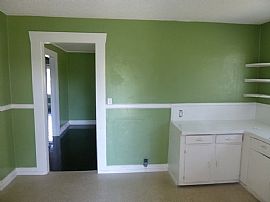 Well Cared For Three Bedroom Home with Easy Access to Shopping, in Birmingham, AL (Photo 8 of 11)