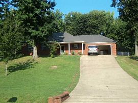 Split 3 Bedroom 2 Bath Home Nestled on One Acre! in Munford, TN