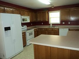 Split 3 Bedroom 2 Bath Home Nestled on One Acre! in Munford, TN (Photo 4 of 5)