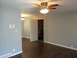 Newly Remodeled 3 Bedroom 1 Bath in Kansas City, MO (Photo 2 of 9)