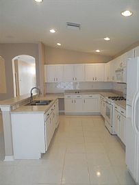 Spacious 4/2 Home W/extended S/e Lanai and Fenced in Apollo Beach, FL (Photo 6 of 9)