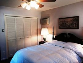 Prime Lake Area Location-Short Walk to Lake Calhoun and Uptown in Miami, FL (Photo 2 of 6)