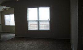 Wonderful 4beds 3baths with 2 Garage in a Quiet Area in Colorado Springs, CO (Photo 3 of 9)