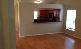 Awesome 3br, 2baths For Rent Living in The Convenience Nieghbou in Tampa, FL (Photo 3 of 8)