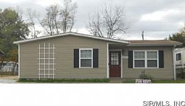 A Must See! Very Well Maintained 3 Bedroom, 1 Bath in Cahokia, IL