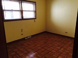 Beautiful Home in Chicago, IL (Photo 2 of 5)