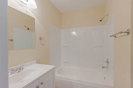 Spacious Home For Rent  in Phoenix, AZ (Photo 7 of 10)