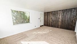 Nice 2/1 For Rent. Property Is a Duplex in Miami, FL (Photo 2 of 2)