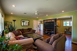 Great Location. Walk to Bentonville Square, Walmart Home Office in Bentonville, AR (Photo 2 of 6)