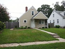 Baltimore Single Family Home in Baltimore, MD (Photo 2 of 8)