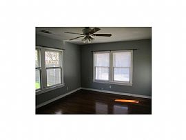 5247mupdated 2bd/1ba Single Story M-Streets Home in Dallas, TX (Photo 2 of 9)