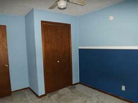 Split Level Single Family Home In. in Saint Peter, MN (Photo 2 of 5)