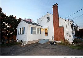 Cute and Cozy Cape Cod Rental Located in Vernon in Vernon, CT