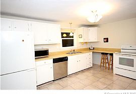 Cute and Cozy Cape Cod Rental Located in Vernon in Vernon, CT (Photo 5 of 6)