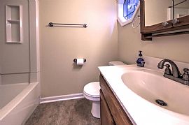  This Impressive 3 Bedroom 2 Bath Home in Louisville, KY (Photo 6 of 6)