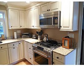Meticulously Maintained and Updated 4 Bedroom in Boston, MA (Photo 3 of 6)