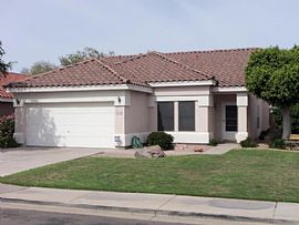Awesome House with a Great Room Floor Plan and Great Location  in Mesa, AZ
