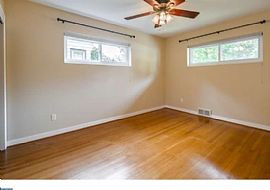 Solid 3 Bed 1 Bath Rancher in Emerald Hills in Westmont, NJ (Photo 4 of 5)