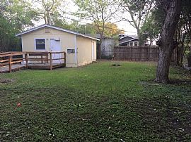 2bedrms 1bat Craftsman Style Home in Alta Vista. Hardwood Floor in San Antonio, TX (Photo 7 of 8)
