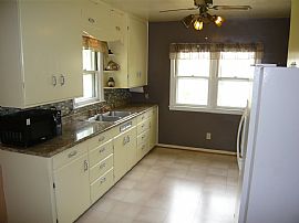 Looking For Responsible Tenants to Rent Out This Great House in Cedar Falls, IA (Photo 5 of 6)