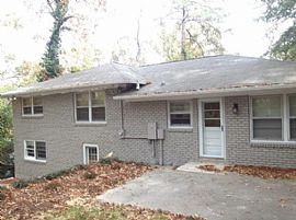 Beautiful 4bd-2ba Home with 2000 Heated Sqft.2 Car Garage in Columbia, SC (Photo 6 of 6)