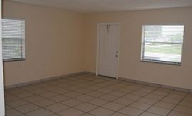 Enjoy a Hollywood Home with Garage and Private Yard in Hollywood, FL (Photo 2 of 8)