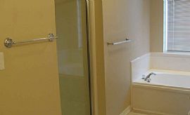 Enjoy a Hollywood Home with Garage and Private Yard in Hollywood, FL (Photo 4 of 8)