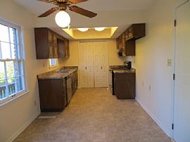 Brick Ranch with Walkout Basement Has Entry. in Frankfort, KY (Photo 3 of 6)